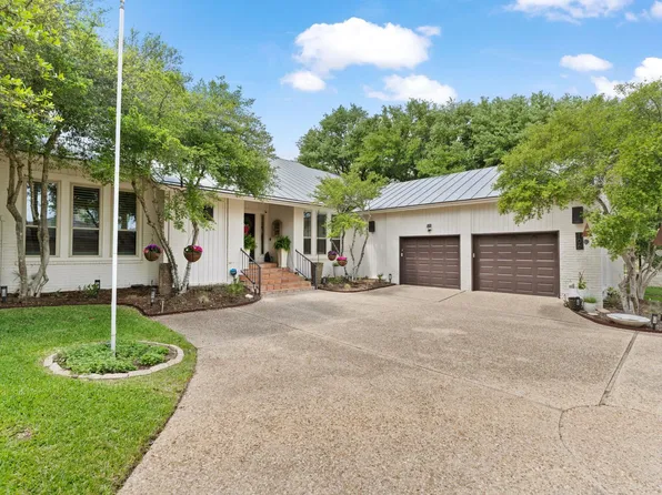 106 Southern Spur, Horseshoe Bay, TX 78657