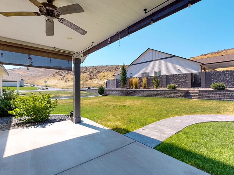 1763 Sicily Ln — Photo 24