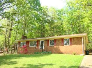 1070 Cliffwood Dr, Asheboro, NC 27205
