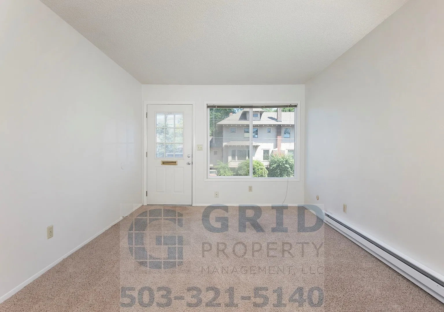 Spacious 2 Bedroom Apartment Available in Buckman Neighborhood! — Photo 3