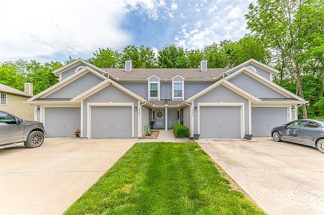 1st image of 5905 NE Moonstone Dr