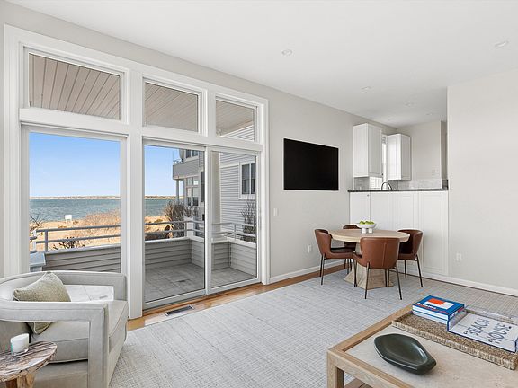 3rd image of 580 Dune Rd #3