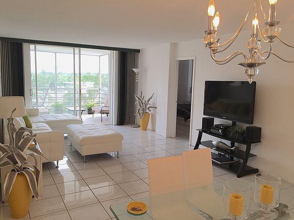5th image of 3660 NE 166th St APT 602