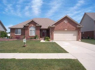 31797 Lavender Dr, Brownstown, MI 48173