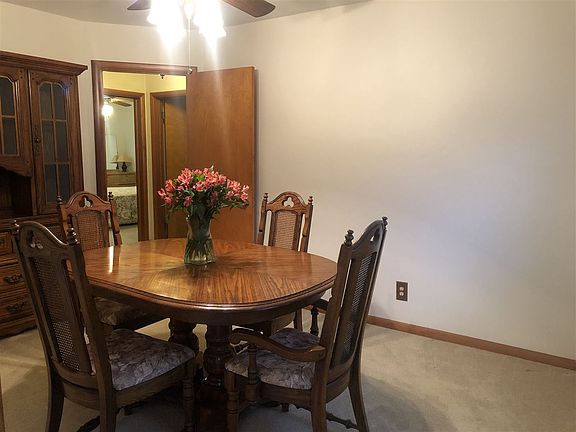 5th image of 3908 Dakota Ln