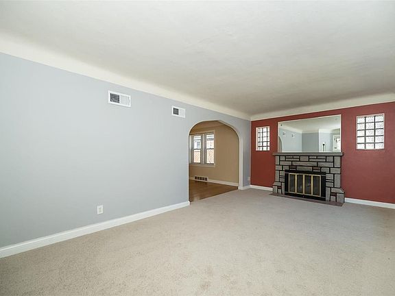 4th image of 4593 Wabash Ave