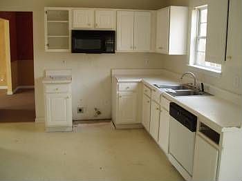 2nd image of 1056 Yellow River Dr