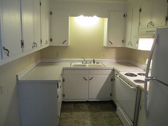 2nd image of 2323 Tinnell Ct