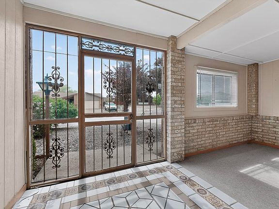 4th image of 510 Stallion Rd SE