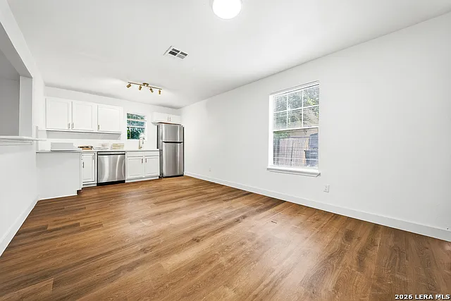 7664 Oak Chase — Photo 2