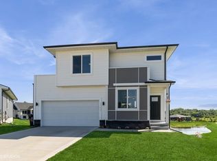 5102 155th St, Urbandale, IA 50323