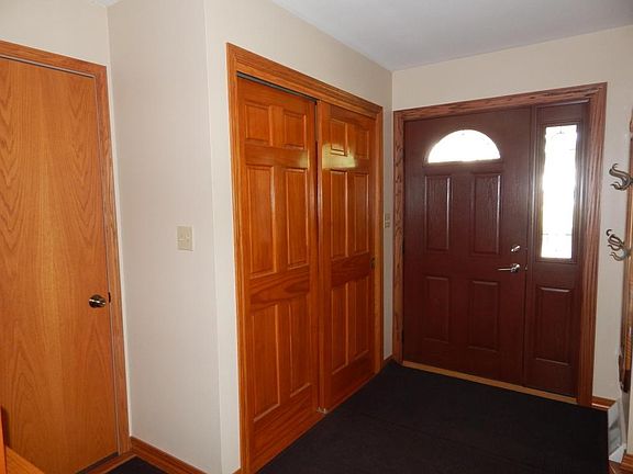 Welcoming Foyer w/Cloak Closet