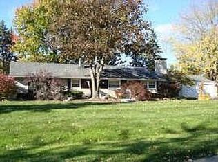 6680 W Dartmoor Rd, West Bloomfield, MI 48322