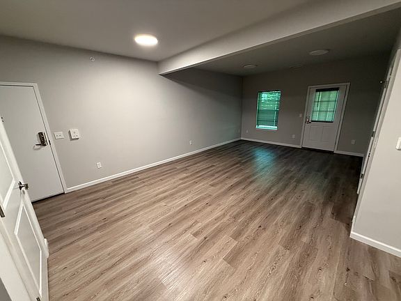 LIVING ROOM AREA