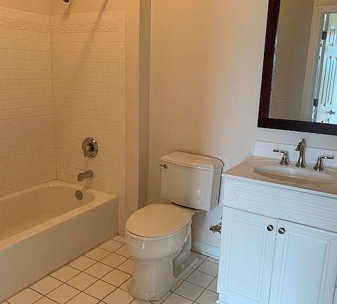 3rd image of 850 E Main St APT 324