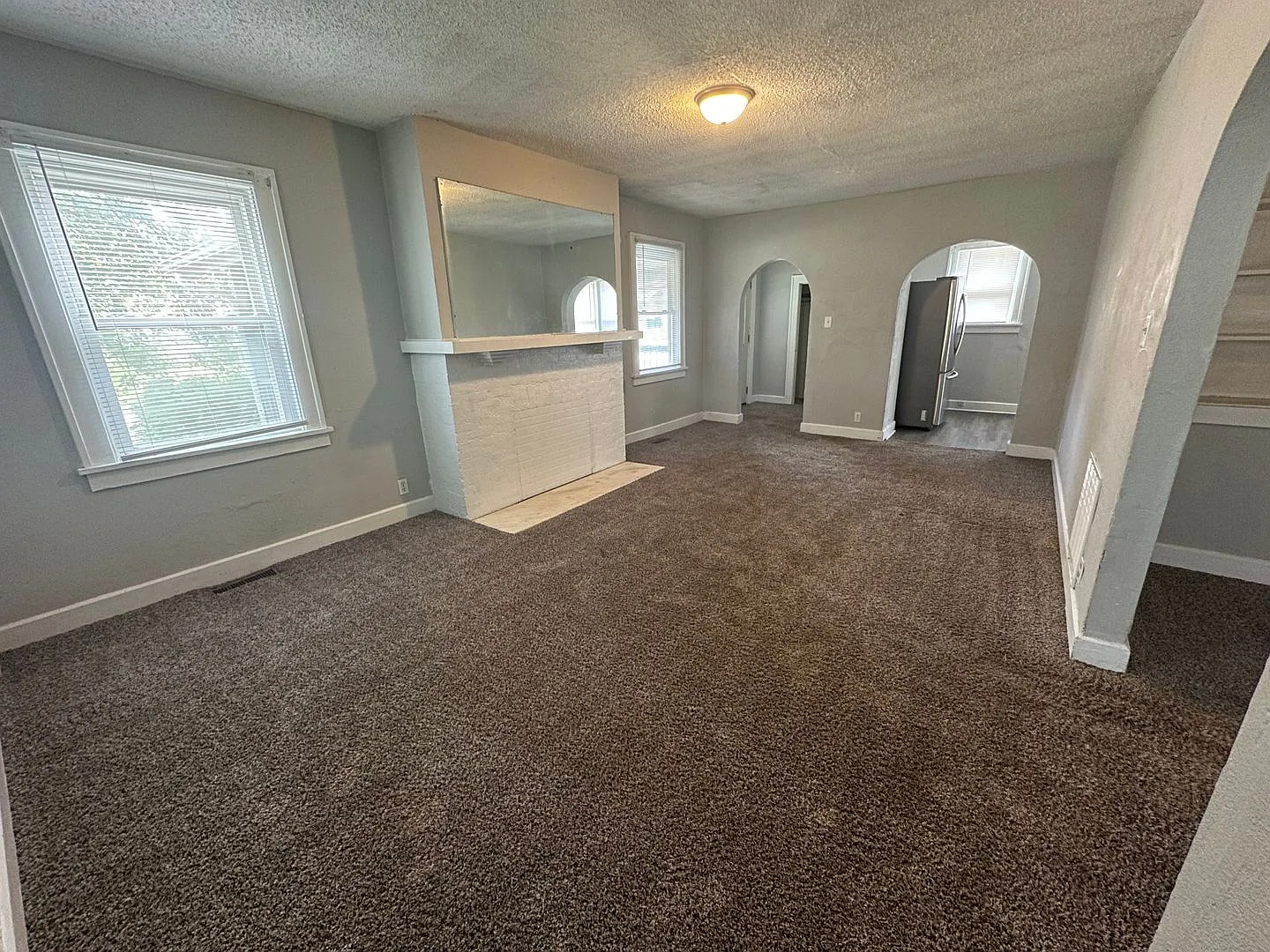 1122 W Rex St - Walk To Ball State Spacious 4 Bed, 1.5 Bath With In-Unit Laundry! Preleasing For ... — Photo 4
