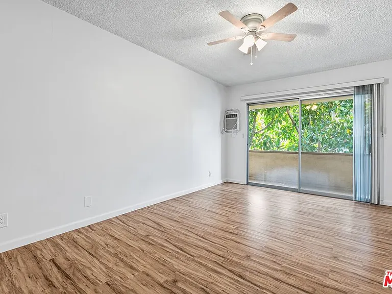 2332 S Beverly Glen Blvd #5 — Photo 9