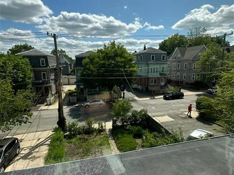Summer St — Photo 19