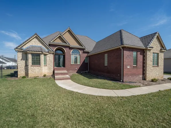 2901 N Fox Pointe Cir, Wichita, KS 67226