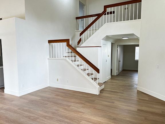 2nd image of 1001 Tanford Ln