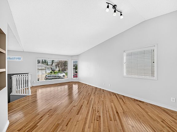 5th image of 13124 36th St NW