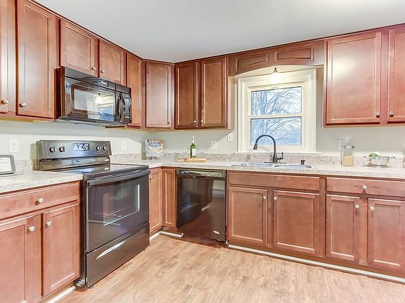 5th image of 17970 Fielding Ct