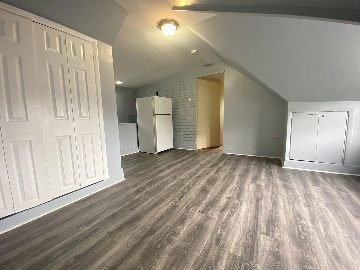 114 Joyce Kilmer Ave — Photo 2