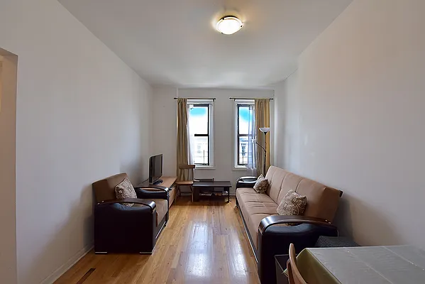 Sold by LEE & ASSOCIATES NYC RESIDENTIAL LLC | media 4