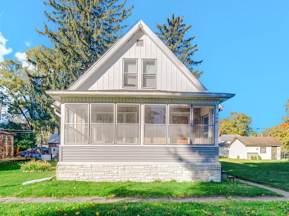 208 Norton St, La Porte, IN 46350