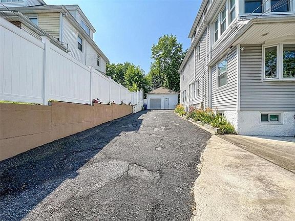 4th image of 33 Hope Ave
