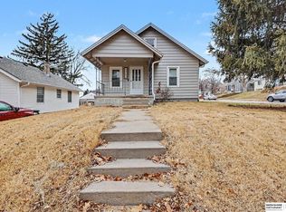 1702 S 49th St, Omaha, NE 68106