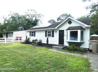 206 Laurel Dr, Bayville, NJ 08721