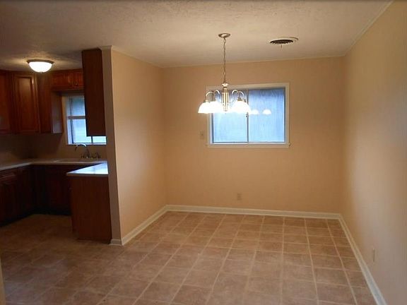 4th image of 647 Morrow Rd