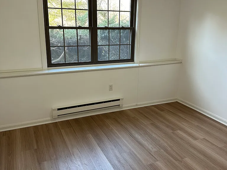 50 Spencer Rd #18L — Photo 17