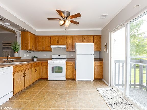 5th image of 17447 Sauk Dr #0