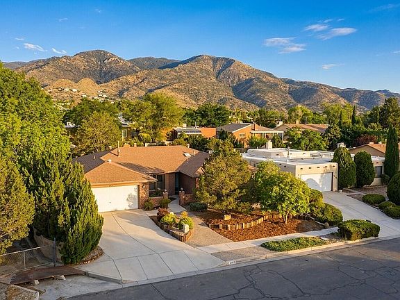 3rd image of 4112 Blue Ridge Pl NE