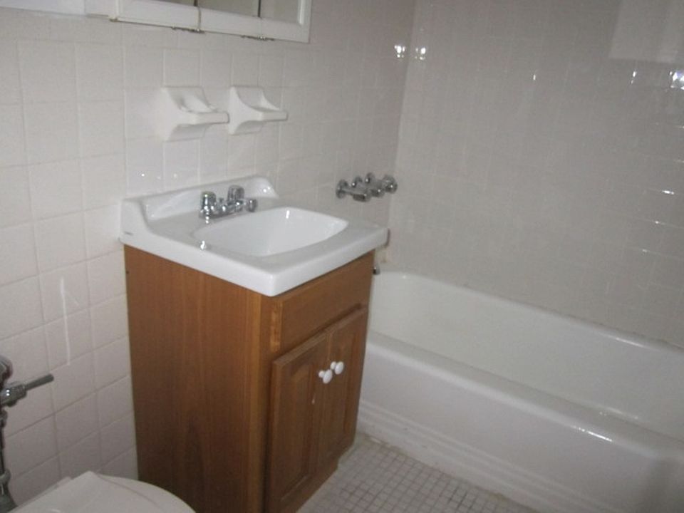 2nd image of 244 Fieldston Ter APT 8M