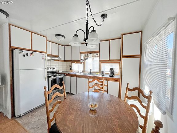 3rd image of 3319 W 10th St Unit 9