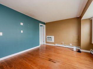 61 E Hollywood Ave, Lindenhurst, NY 11757