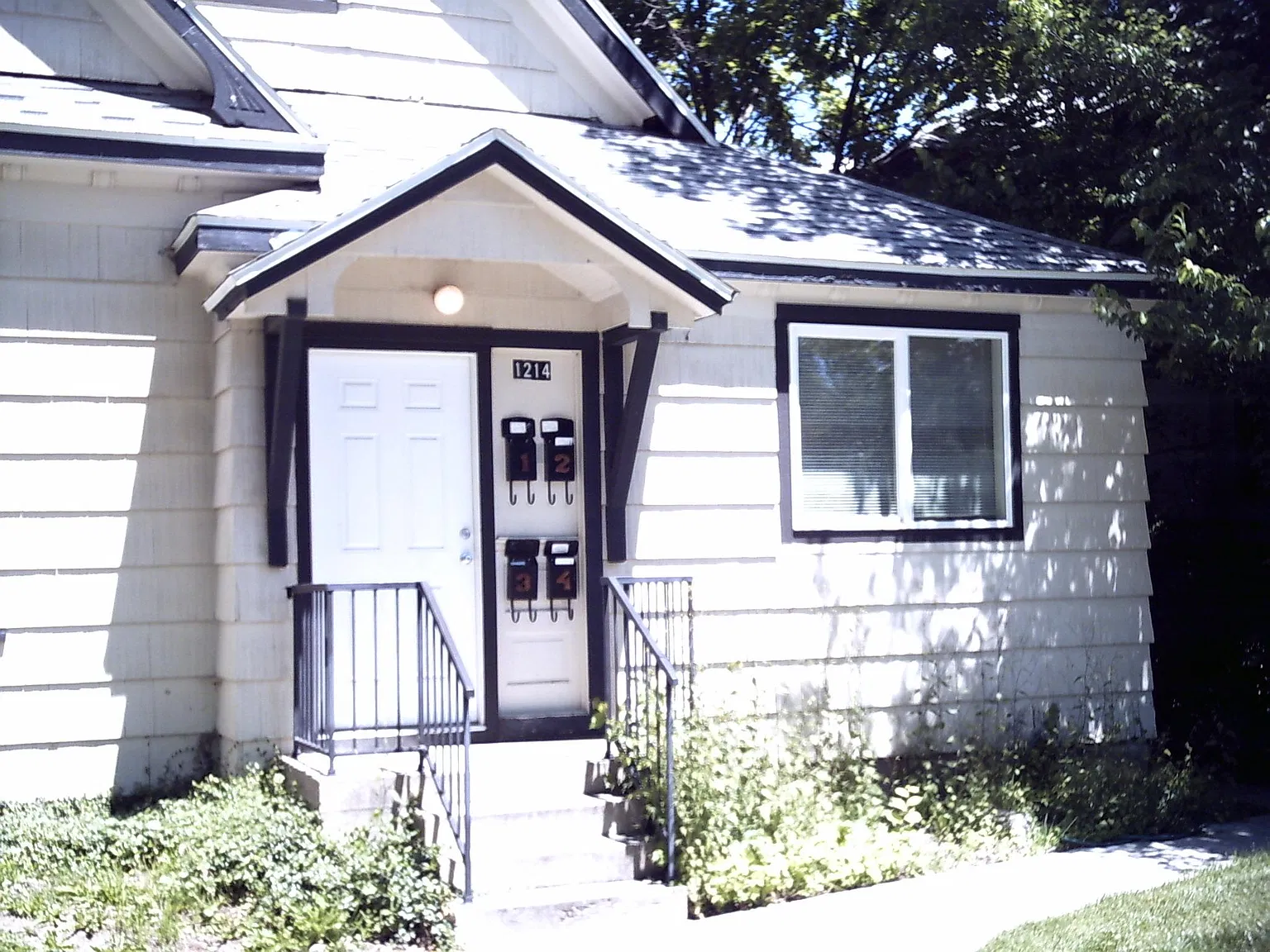 1214 W Hays St — Photo 1