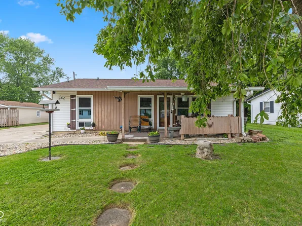 242 Hollybrook Dr, New Whiteland, IN 46184