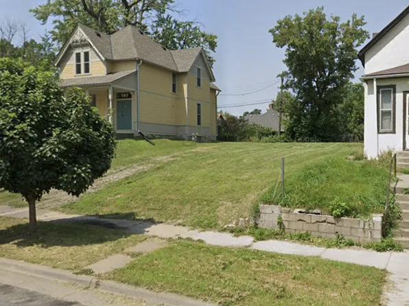 771 4th St E, Saint Paul, MN 55106