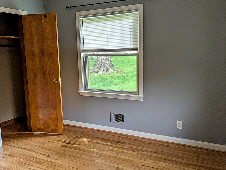It has a deep closet for bonus storage.