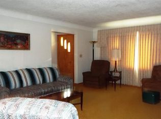 264 Southcrest Dr, Waterloo, IA 50702