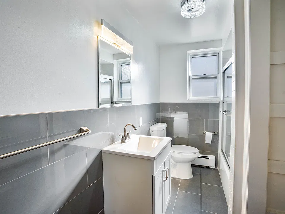 533 Victory Ave #2