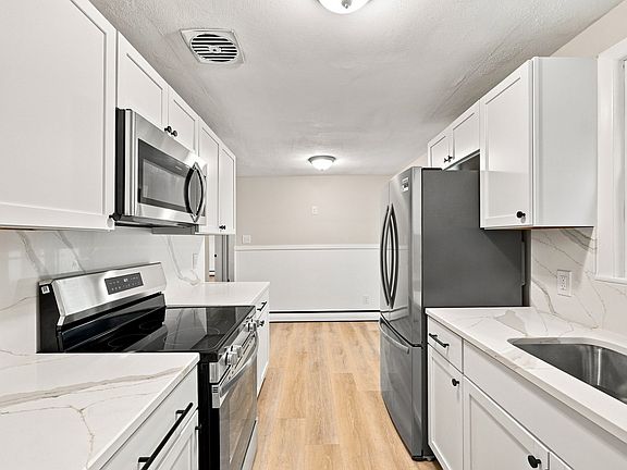 5th image of 46 Kay St