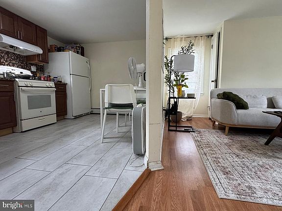 3rd image of 101 Elmhurst Ave