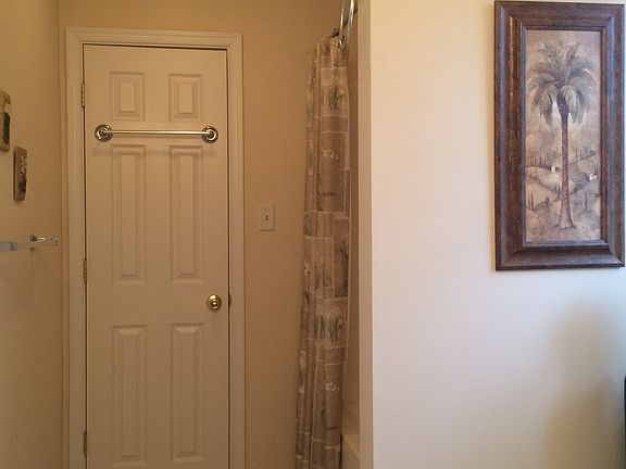 Jack and Jill upstairs bath