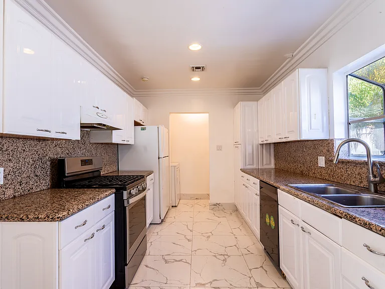 12737 Hatteras St — Photo 8