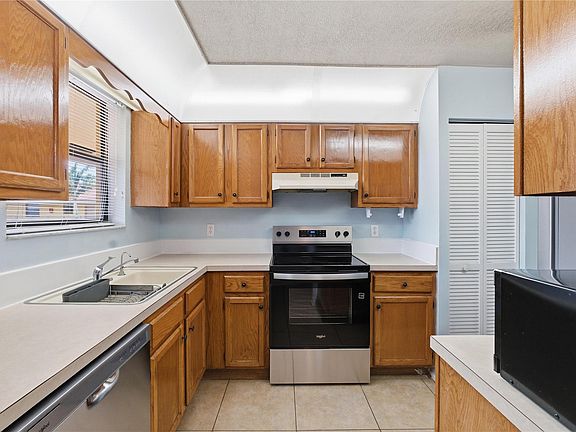 5th image of 11453 NW 39th Court #312-2